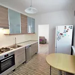 Cozy, Bright With Free Parking 홈스테이 브라티슬라바