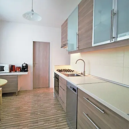 منزل للإقامة Cozy, Bright With Free Parking براتسيلافا