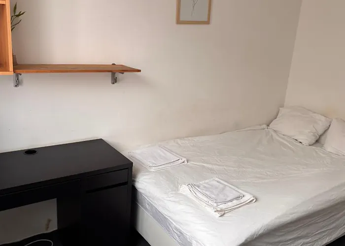 Kwatera prywatna Cozy, Bright With Free Parking *