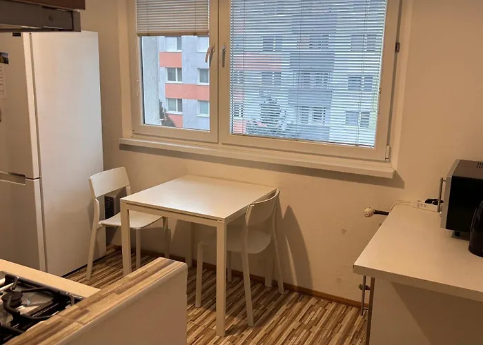 Cozy, Bright With Free Parking ブラチスラヴァ